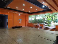 260平带装修门面出租